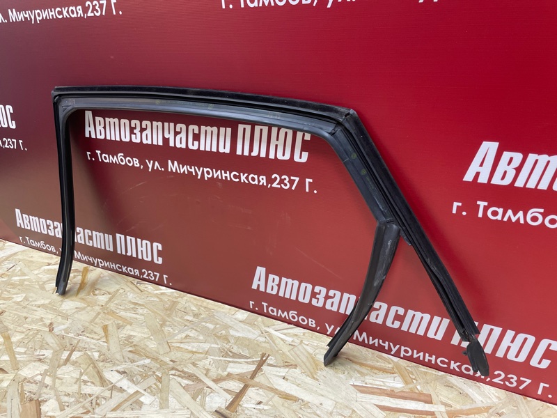 Уплотнитель рамки двери