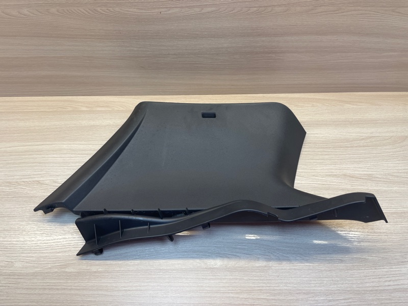 Обшивка багажника