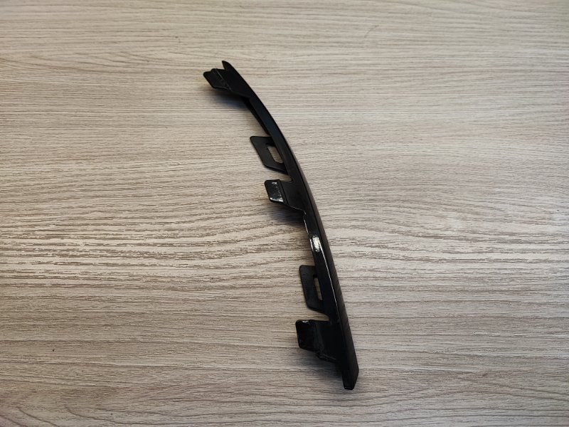 Молдинг бампера