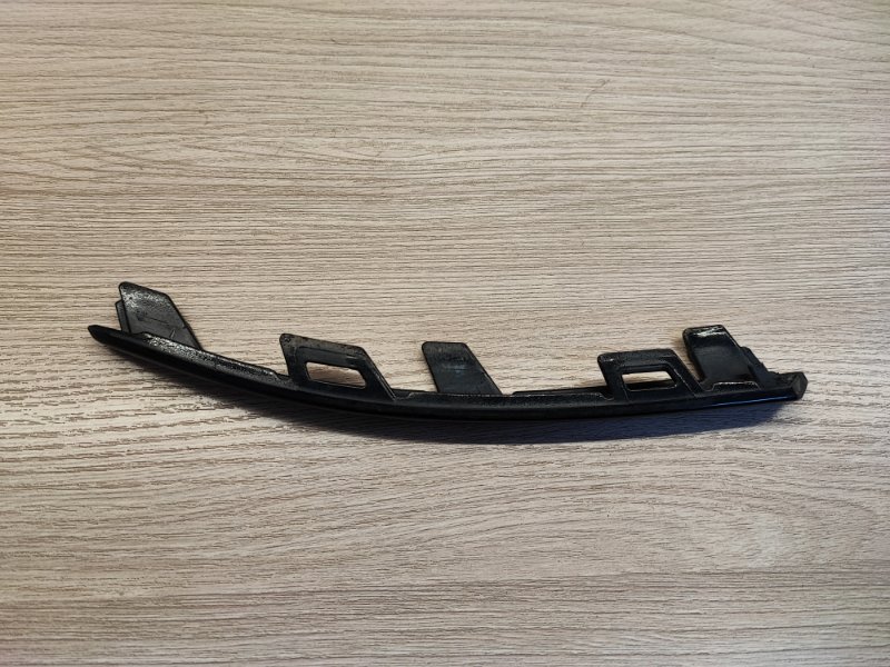 Молдинг бампера