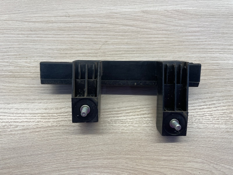 Направляющая стекла     двери