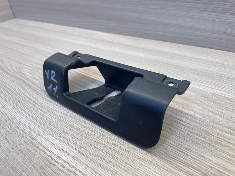 Накладка замка багажника