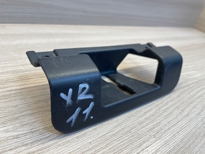 Накладка замка багажника