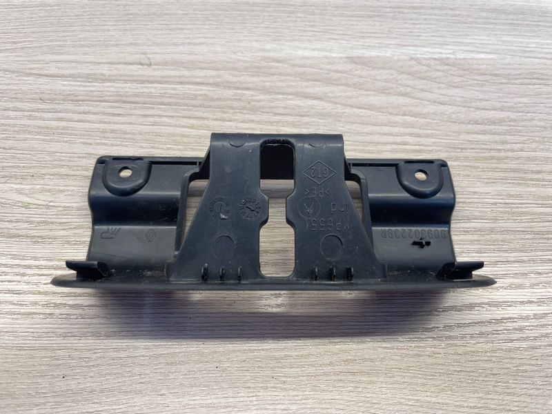 Накладка замка багажника