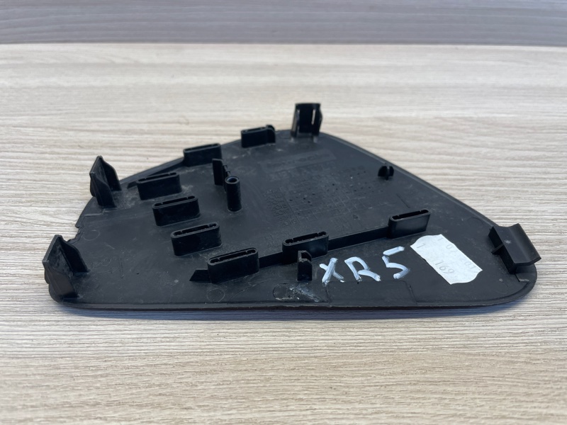 Крышка блока предохранителей салона