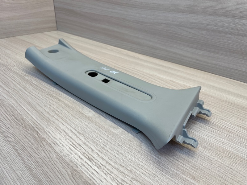 Обшивка средней стойки