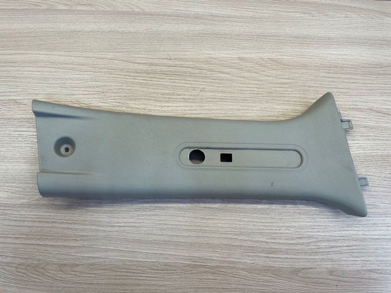 Обшивка средней стойки