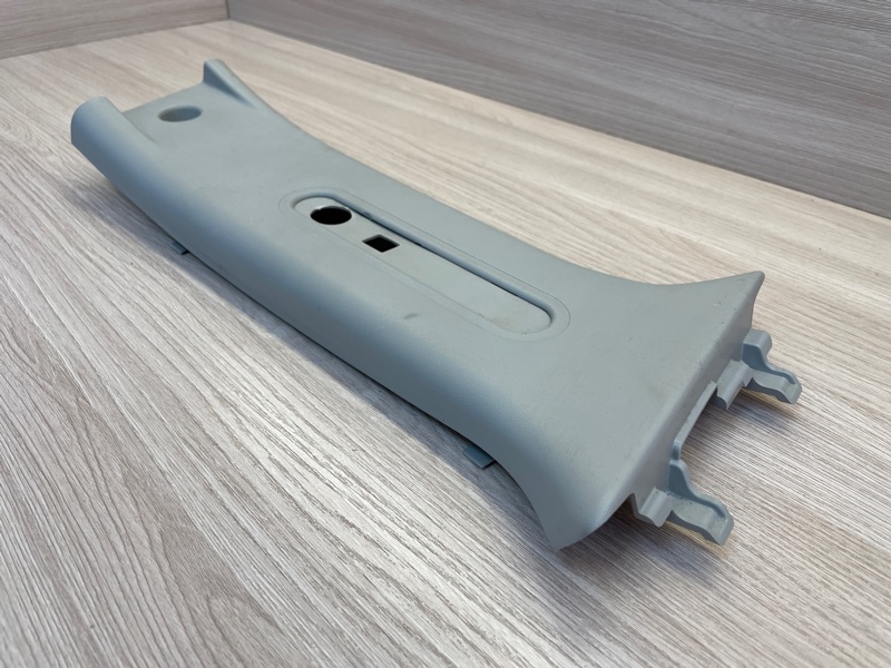 Обшивка средней стойки