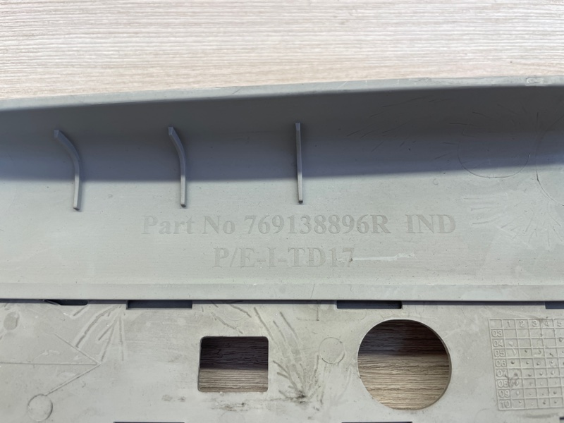 Обшивка средней стойки