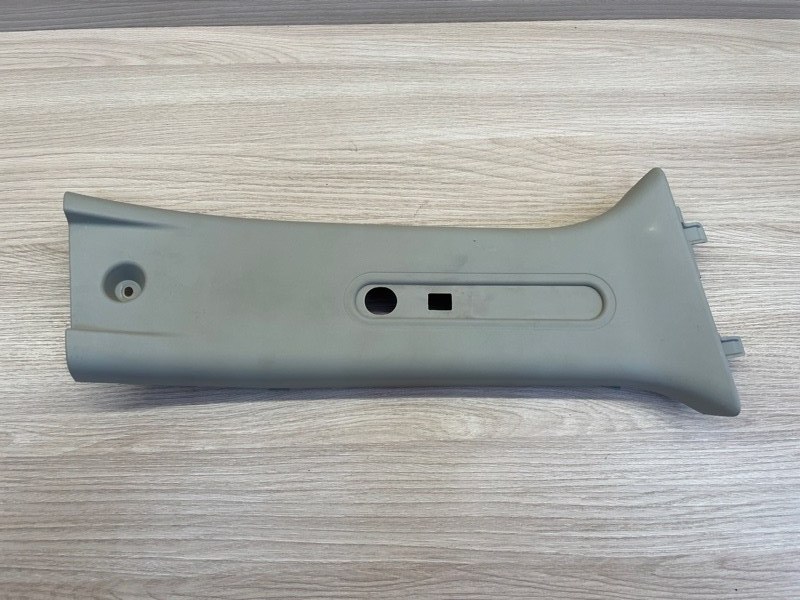 Обшивка средней стойки