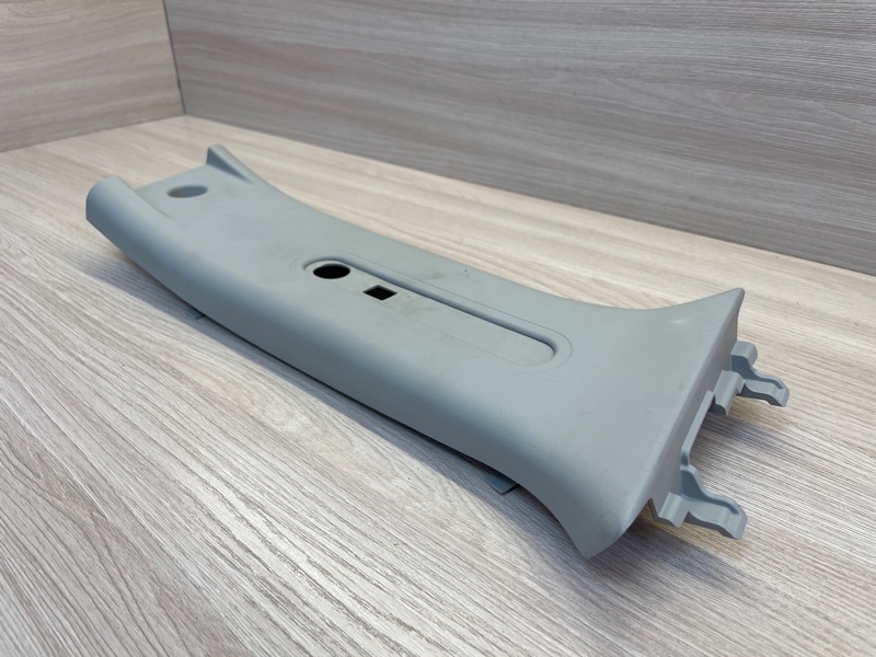 Обшивка средней стойки