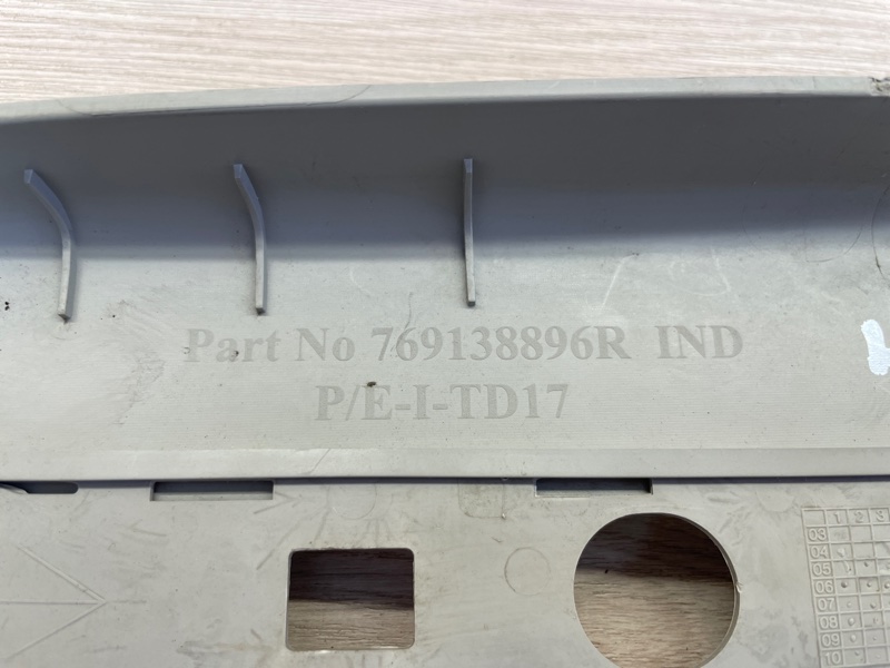 Обшивка средней стойки