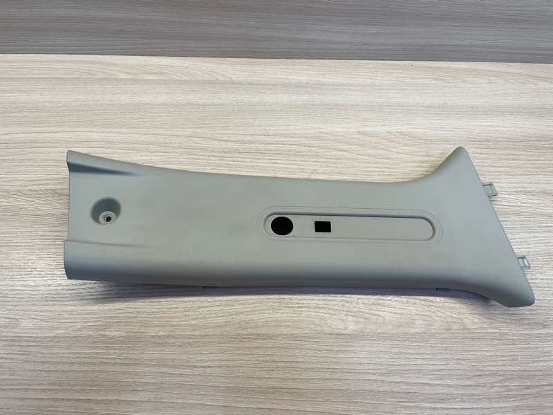 Обшивка средней стойки