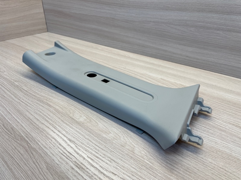 Обшивка средней стойки