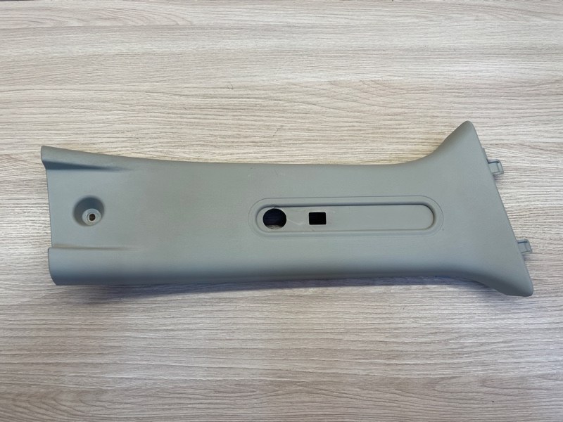 Обшивка средней стойки