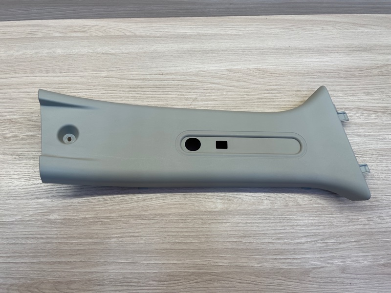 Обшивка средней стойки