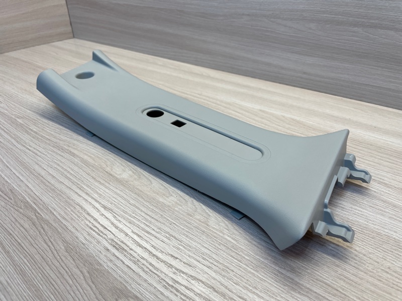 Обшивка средней стойки