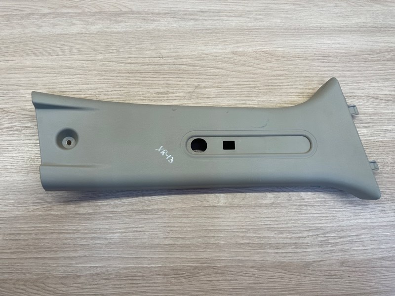 Обшивка средней стойки