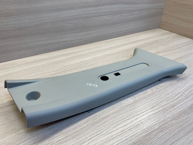 Обшивка средней стойки