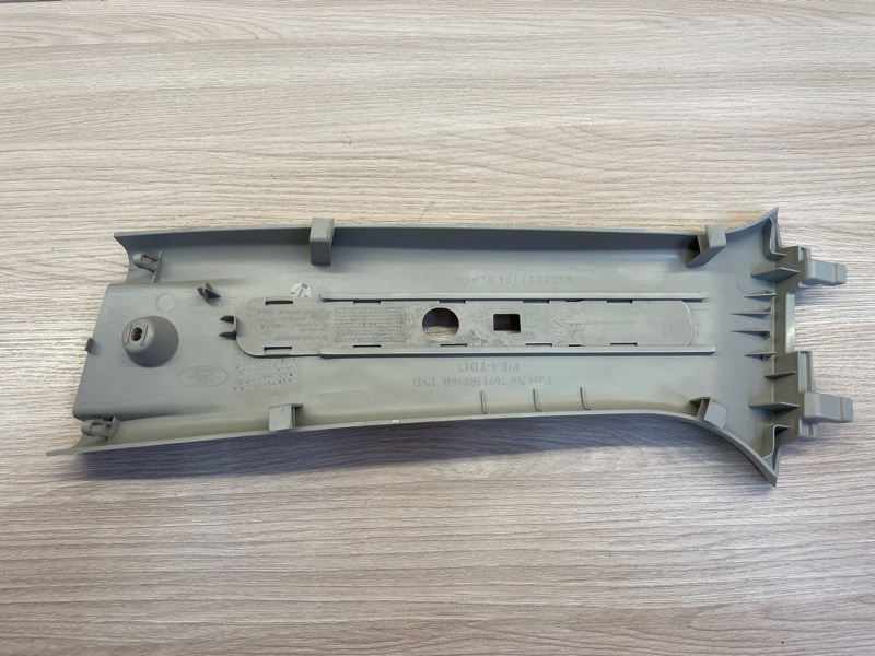 Обшивка средней стойки