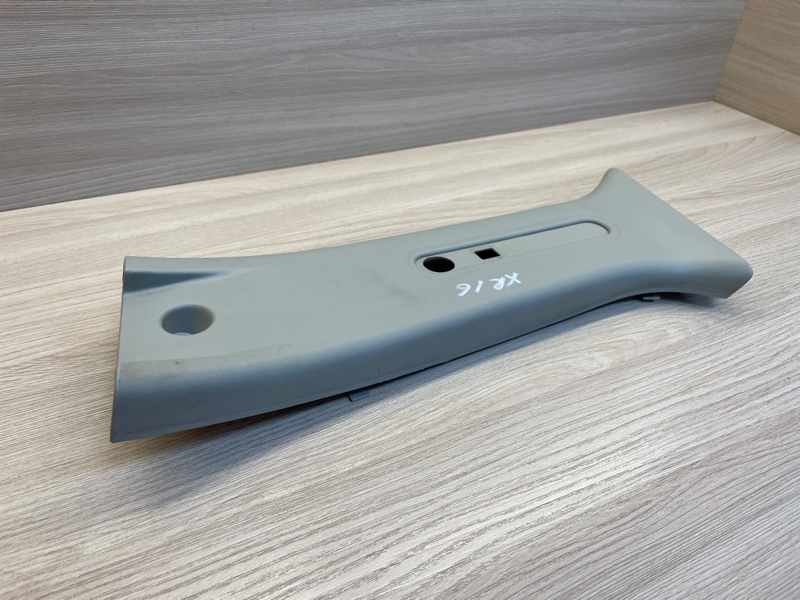 Обшивка средней стойки