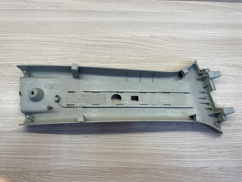 Обшивка средней стойки