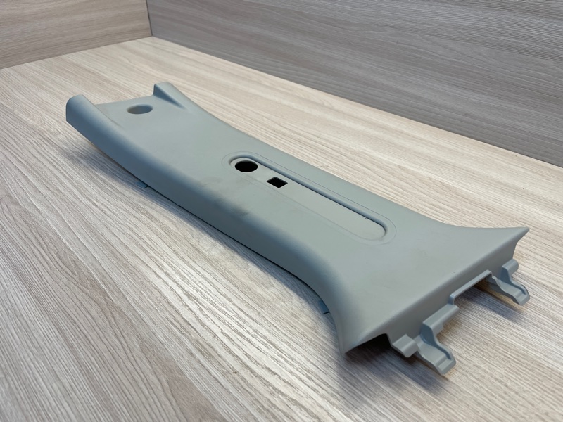 Обшивка средней стойки