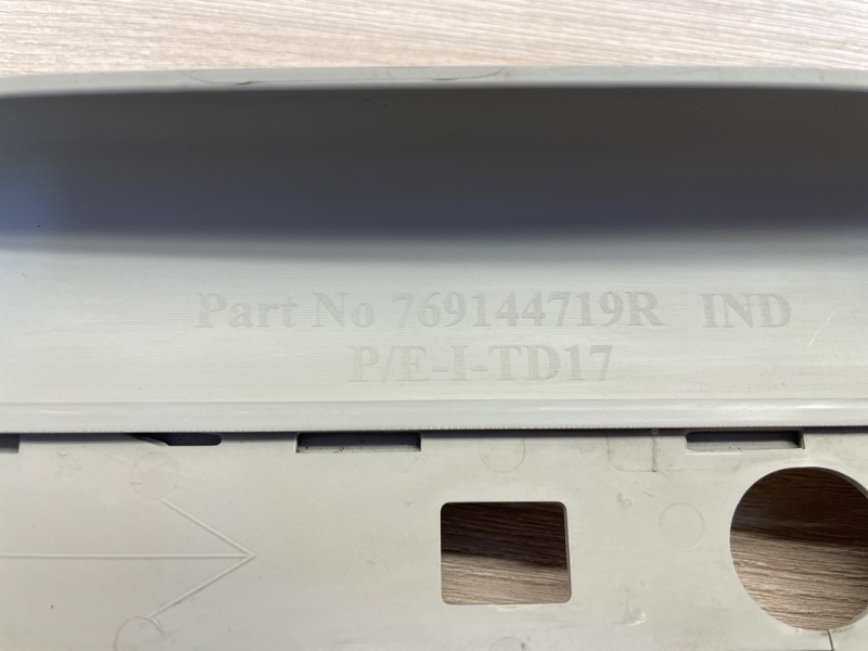 Обшивка средней стойки