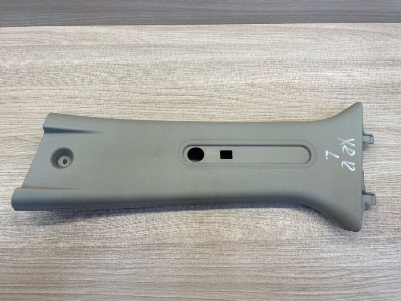 Обшивка средней стойки