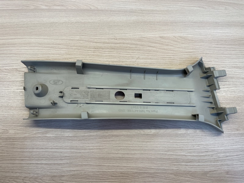 Обшивка средней стойки