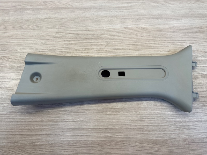 Обшивка средней стойки