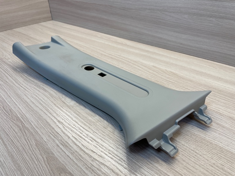 Обшивка средней стойки