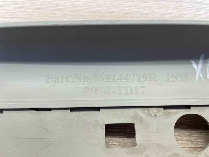 Обшивка средней стойки