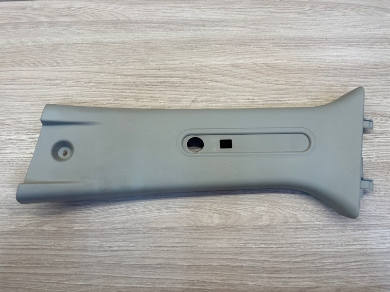 Обшивка средней стойки