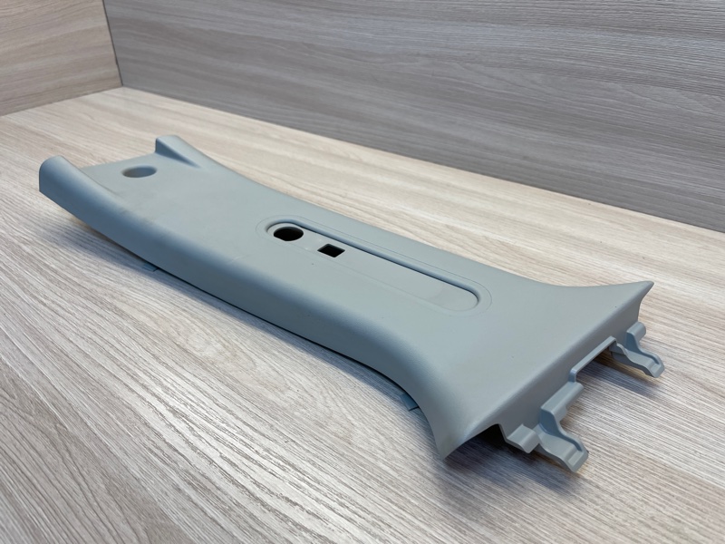 Обшивка средней стойки