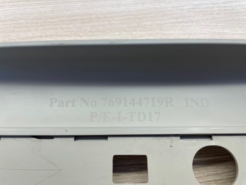 Обшивка средней стойки