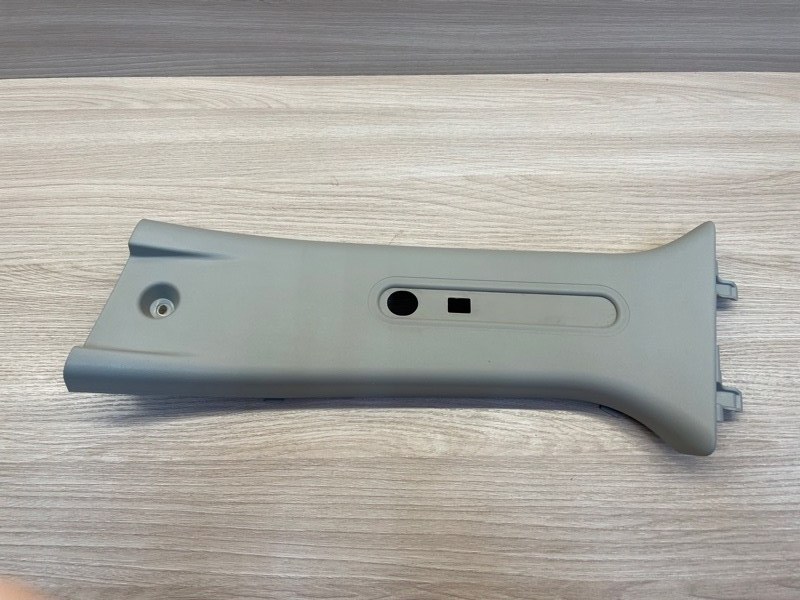 Обшивка средней стойки