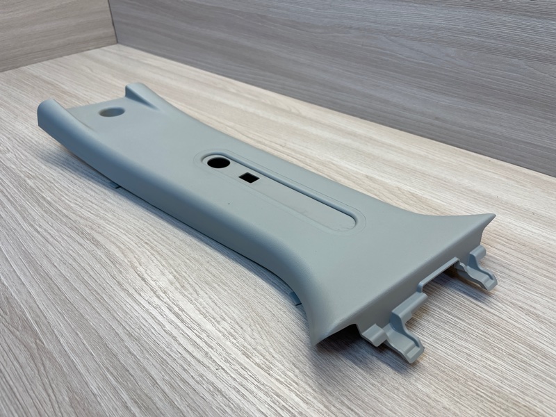 Обшивка средней стойки