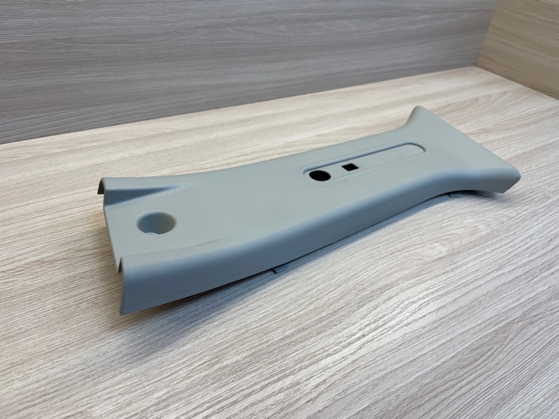 Обшивка средней стойки