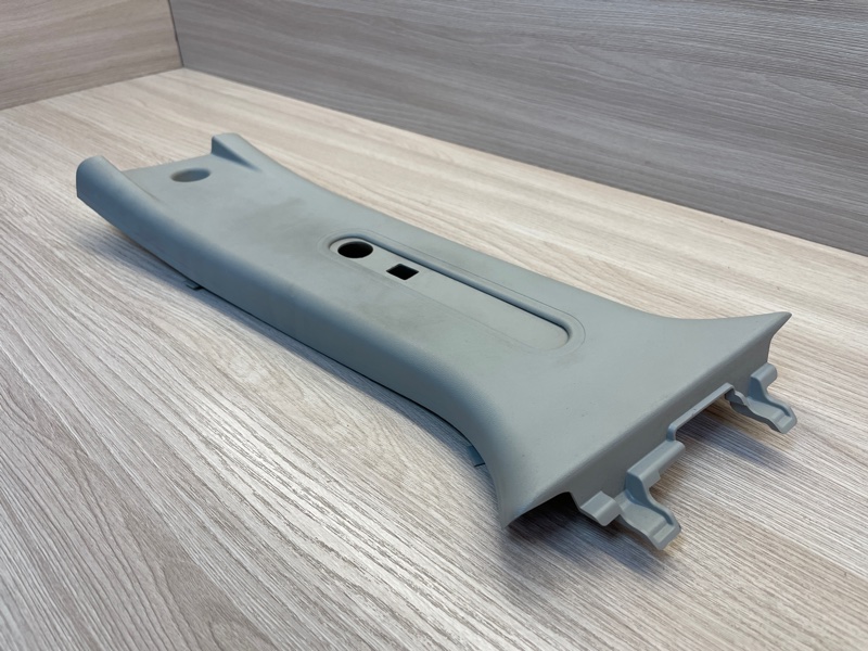 Обшивка средней стойки