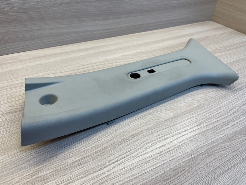 Обшивка средней стойки