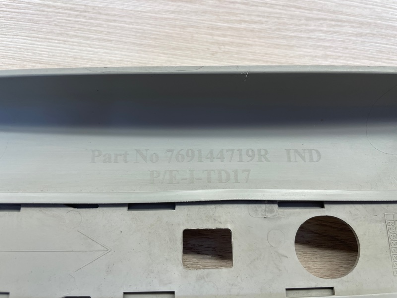 Обшивка средней стойки