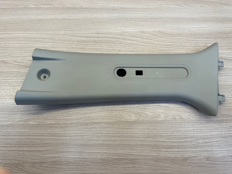 Обшивка средней стойки