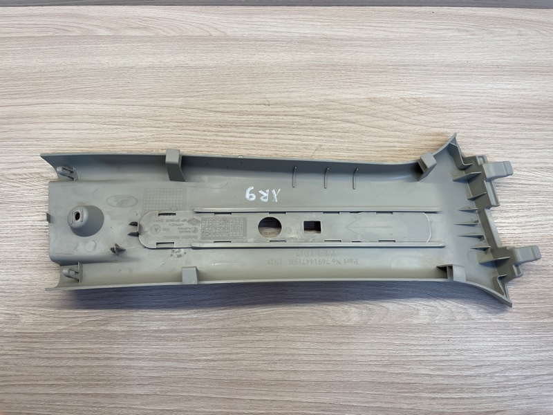 Обшивка средней стойки