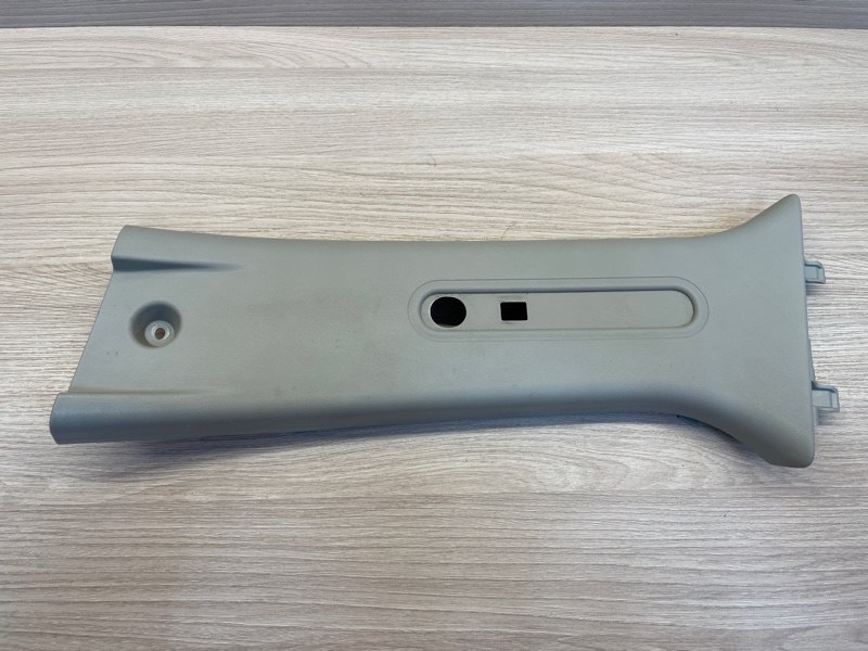 Обшивка средней стойки