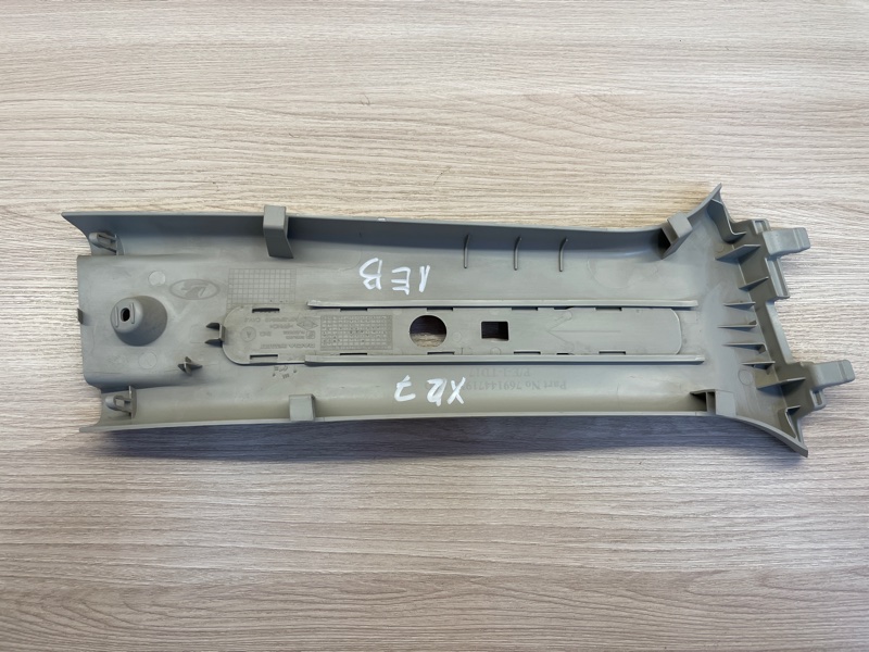 Обшивка средней стойки