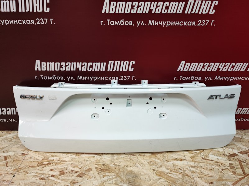 Молдинг крышки багажника