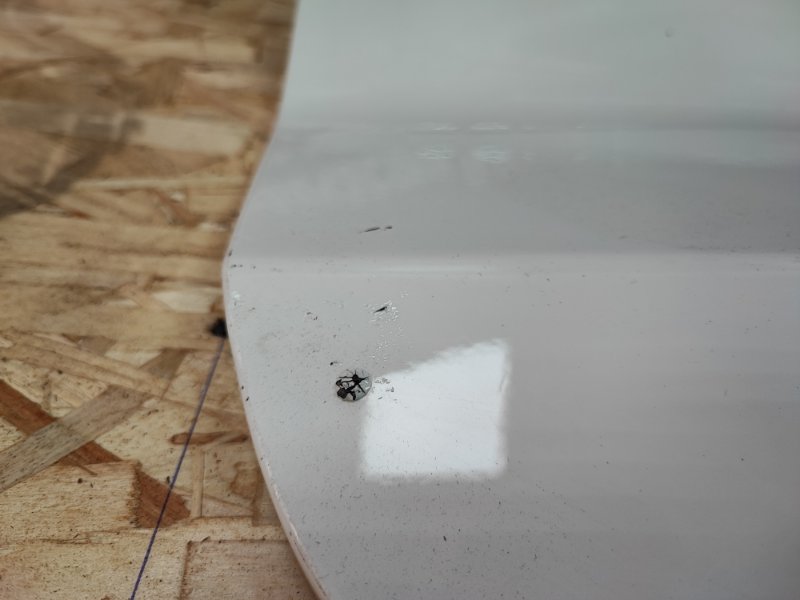 Молдинг крышки багажника