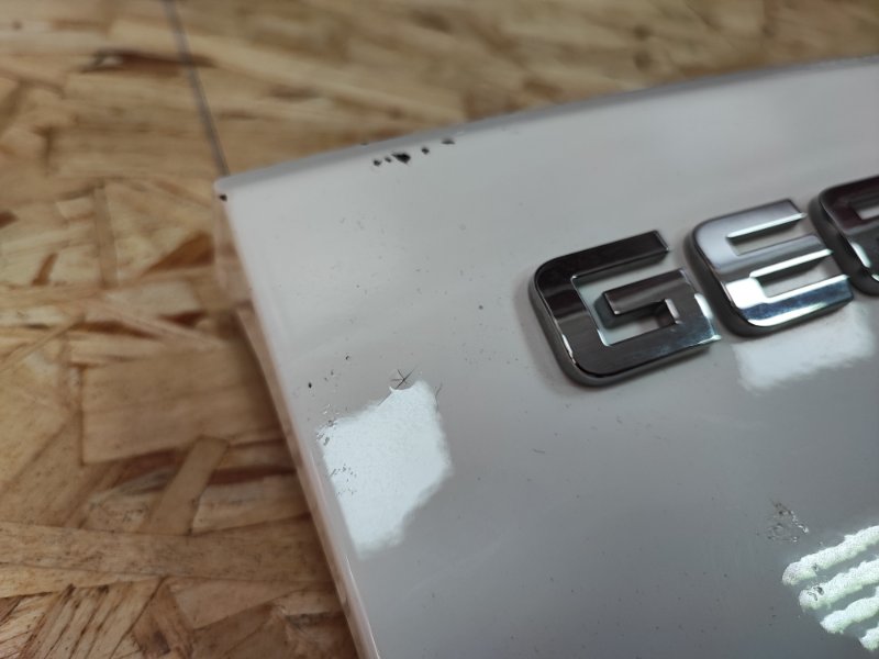 Молдинг крышки багажника