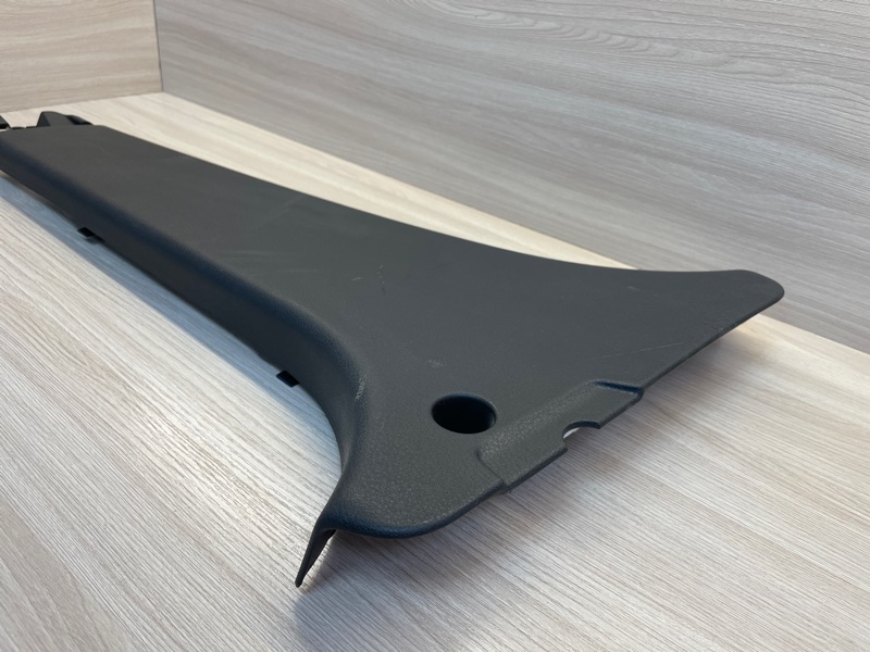 Обшивка средней стойки